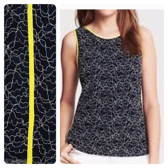 Banana Republic Tops - 🌹3/20 Banana Republic neon trim lace tank